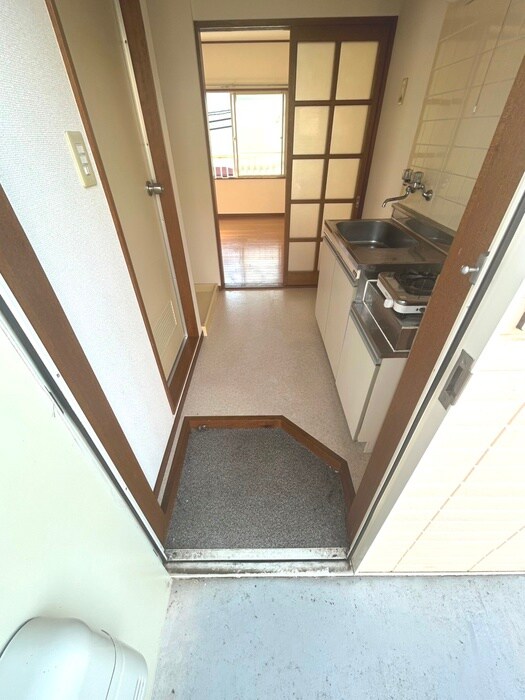 物件内観写真14　(玄関)