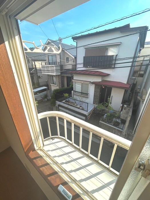 物件内観写真16　(室内からの展望)