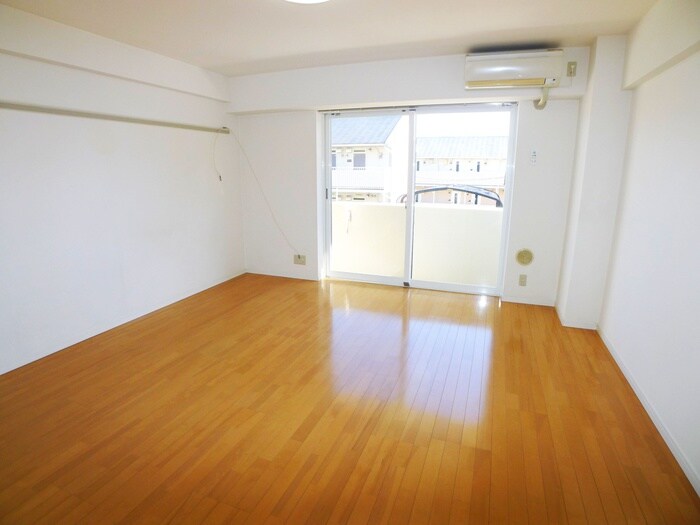 物件内観写真9　(室内からの展望)