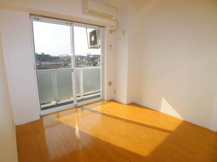 物件内観写真9　(居室)