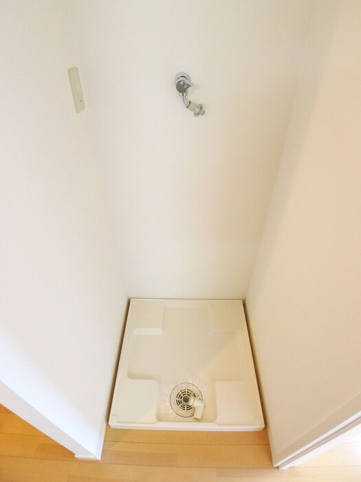 物件内観写真16　(洗濯機置場)