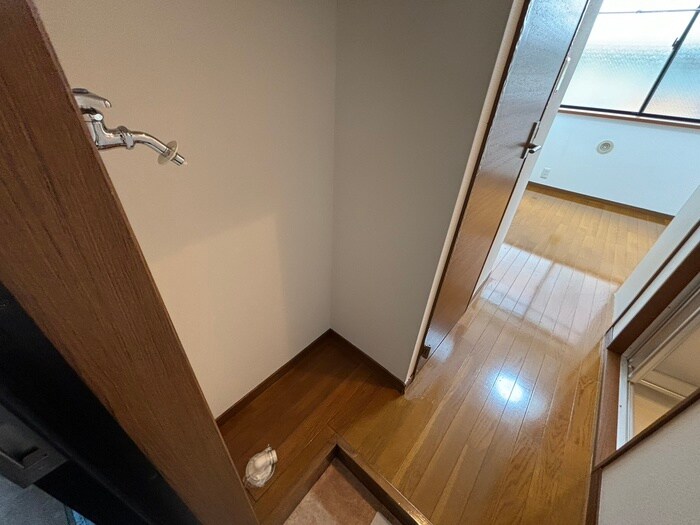 物件内観写真13　(洗濯機置場)