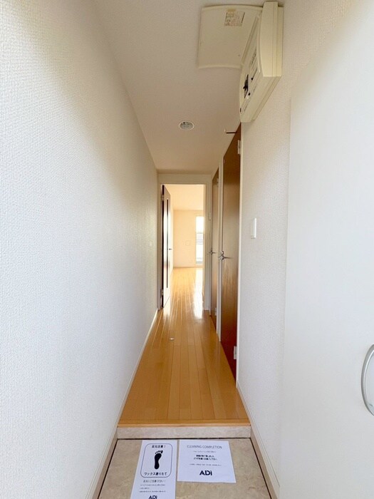 物件内観写真16　(玄関)