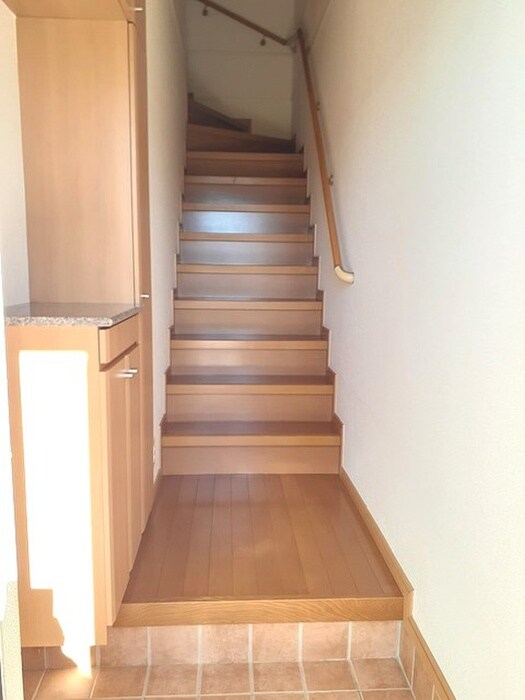 物件内観写真13　(玄関)