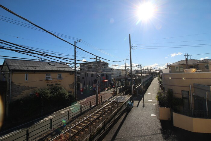 物件内観写真18　(室内からの展望)