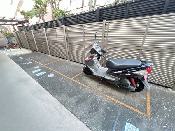 バイク置き場