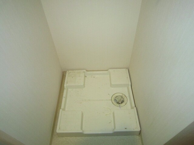 物件内観写真15　(洗濯機置場)
