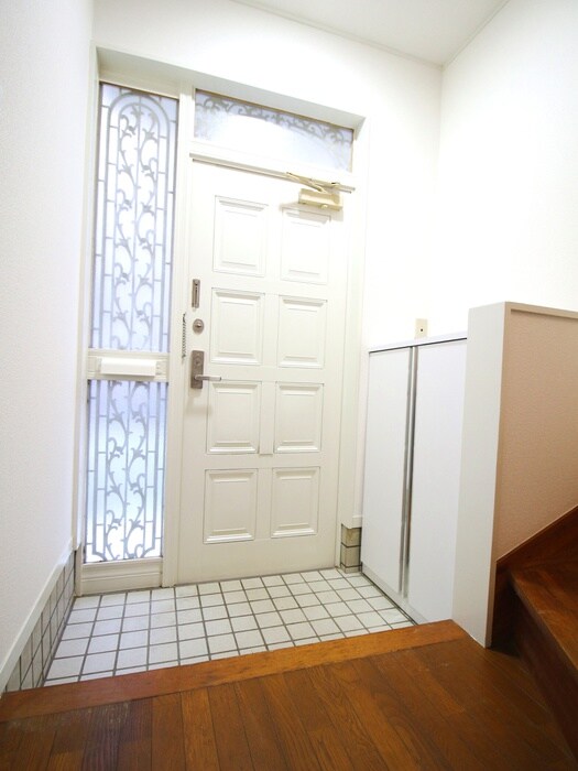 物件内観写真18　(玄関)