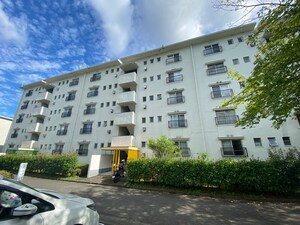 藤の台団地2-32号棟外観写真