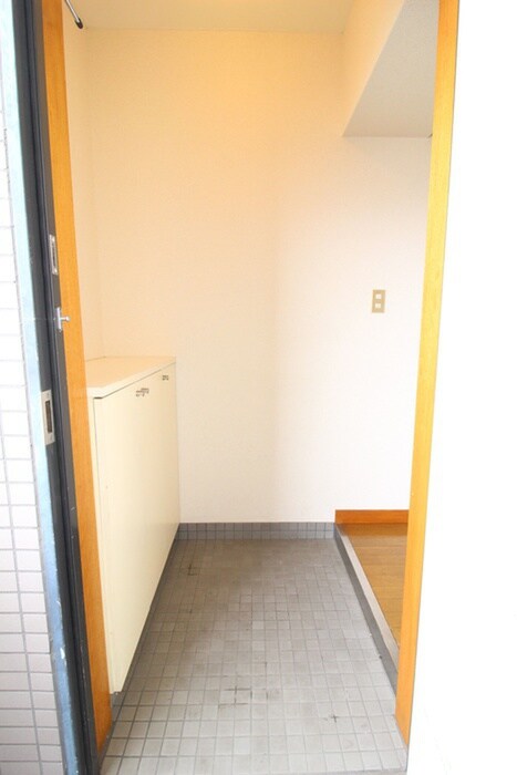 物件内観写真15　(玄関)