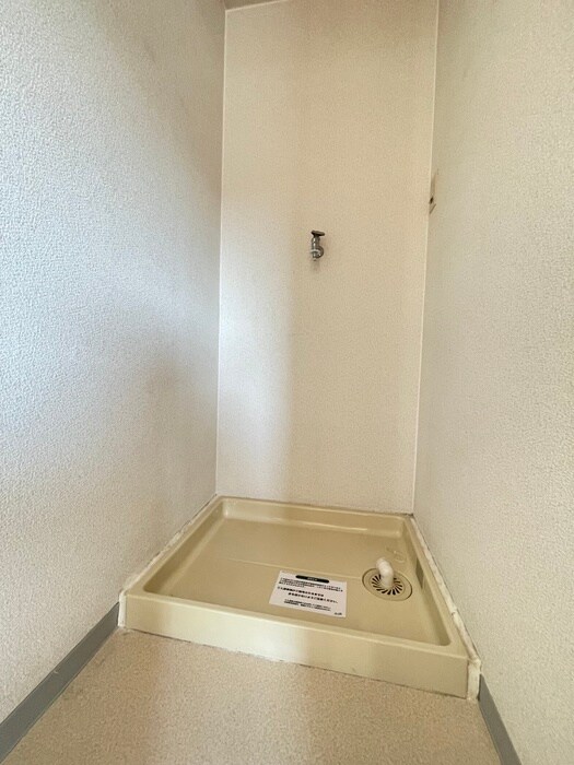 物件内観写真13　(洗濯機置場)