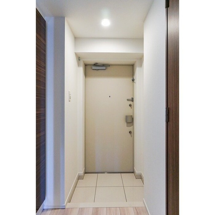 物件内観写真7　(玄関)
