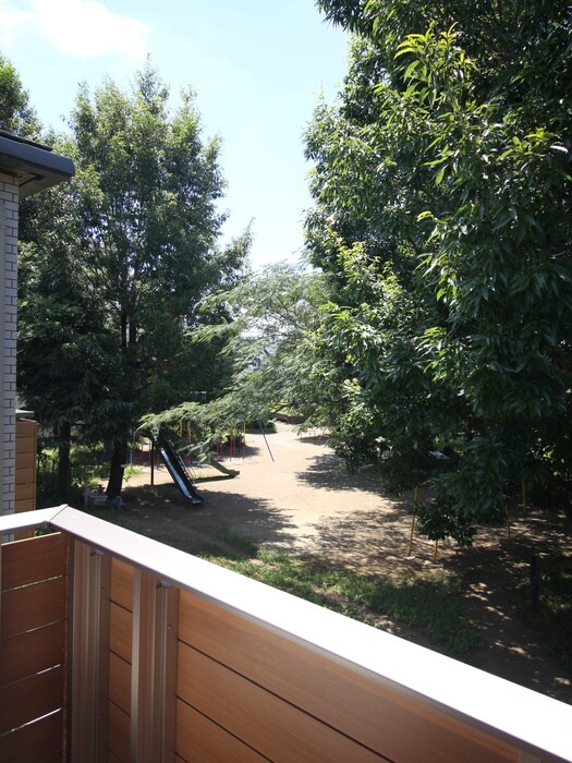 物件内観写真16　(室内からの展望)