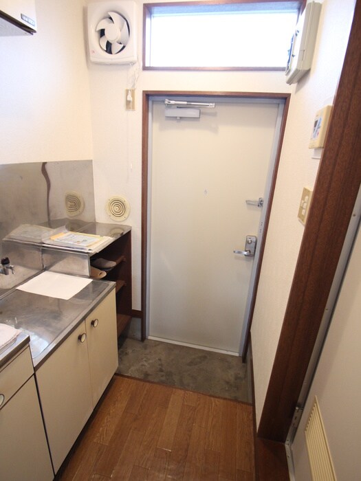 物件内観写真18　(玄関)