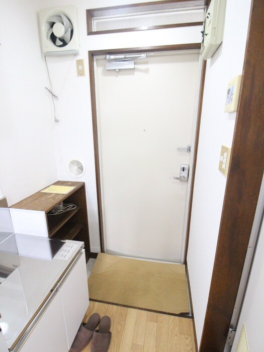 物件内観写真19　(玄関)