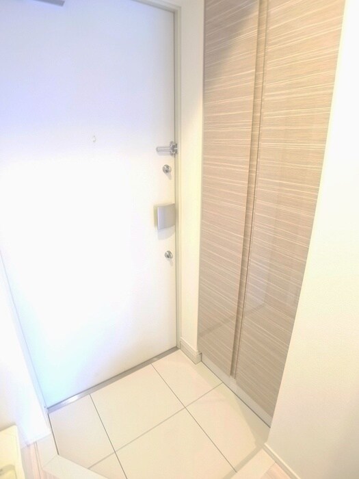 物件内観写真7　(玄関)