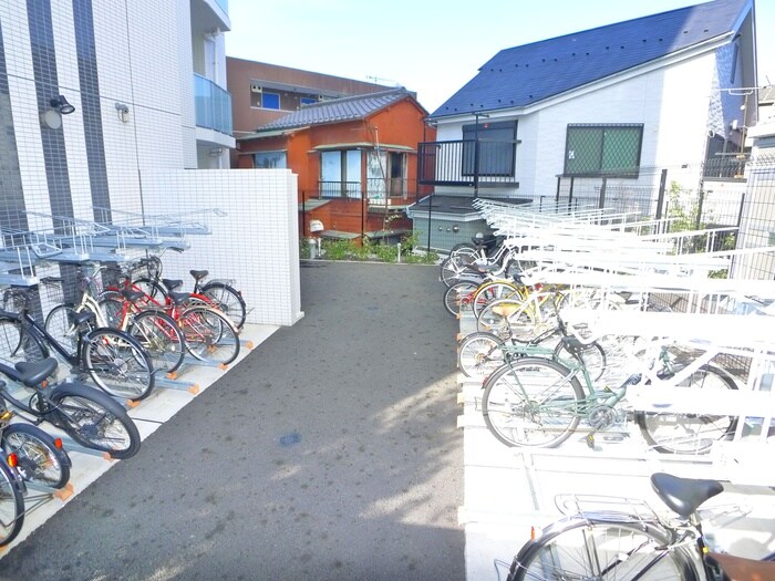 物件外観写真5　(駐輪場)