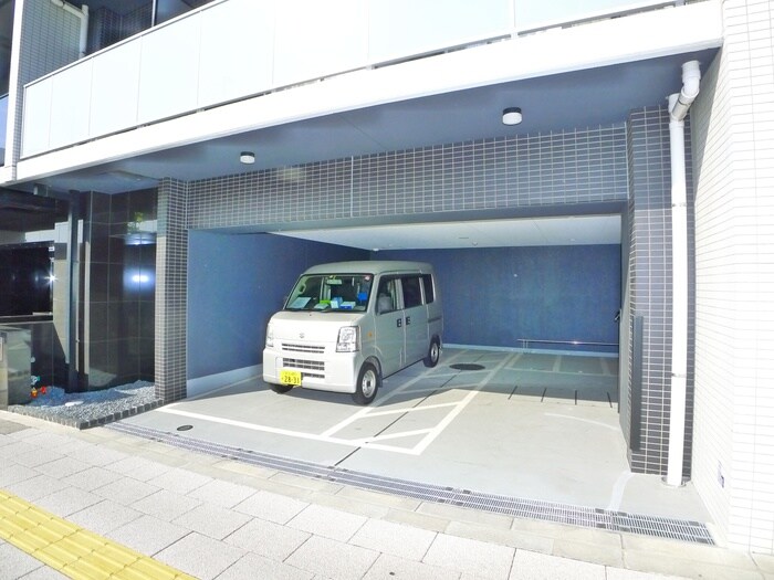 物件外観写真6　(駐車場)