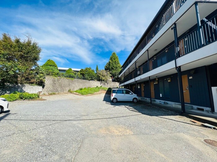 物件外観写真6　(駐車場)