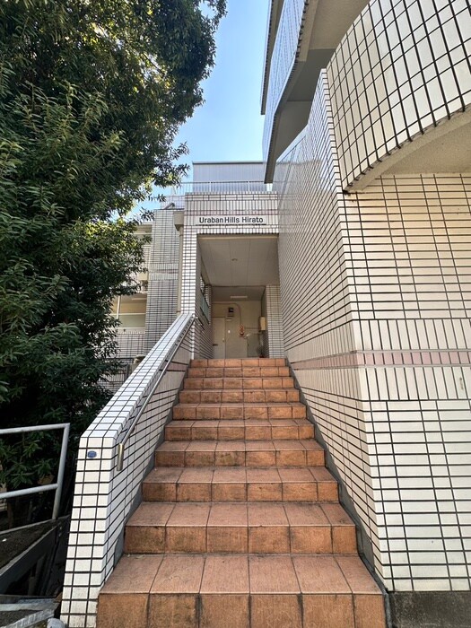 物件外観写真4　(エントランス部分)