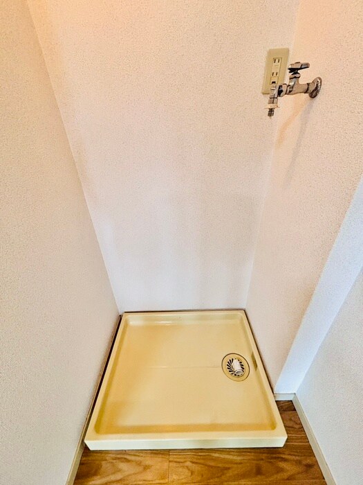 物件内観写真17　(洗濯機置場)