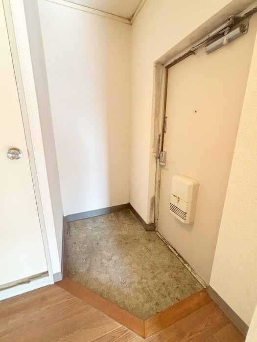 物件内観写真14　(玄関)