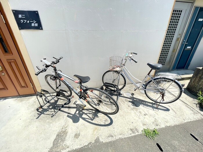 物件外観写真5　(駐輪場)