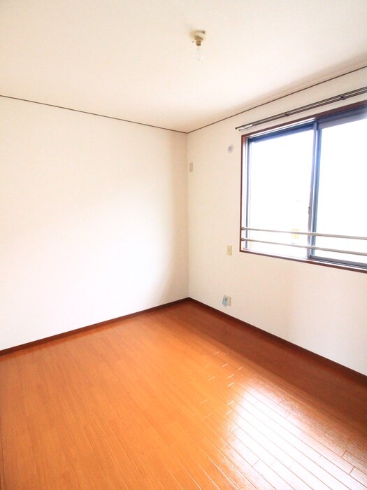 物件内観写真2　(居室)