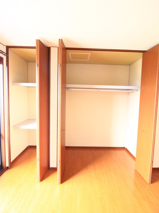 物件内観写真4　(収納)