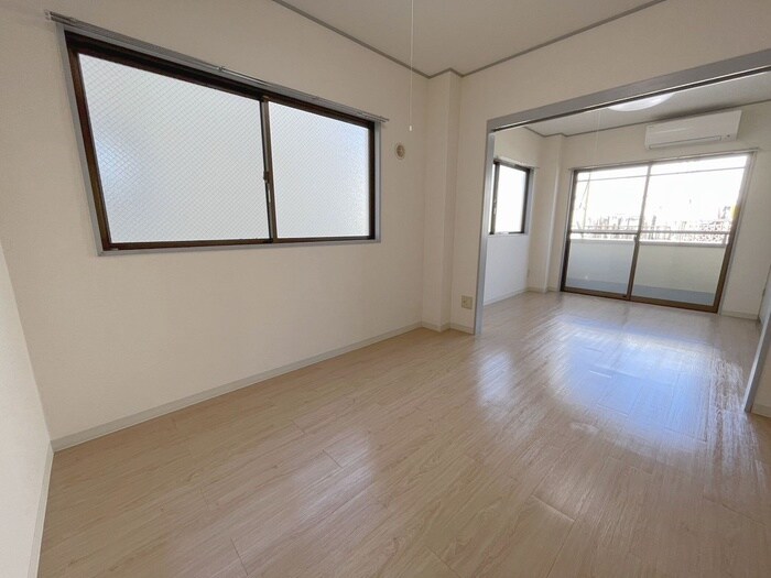 物件内観写真19　(室内からの展望)