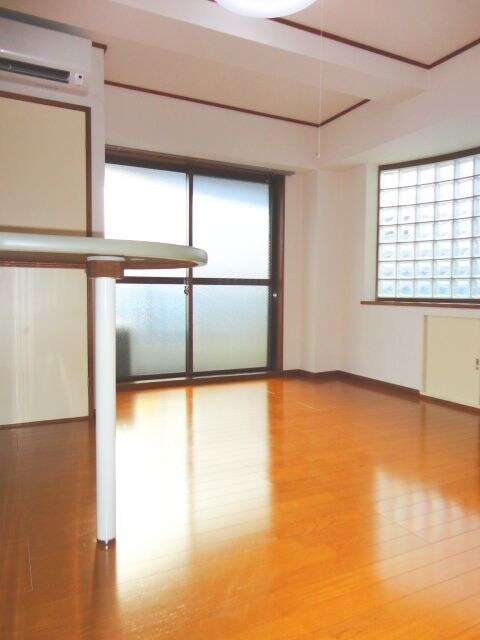 物件内観写真4　(居室)