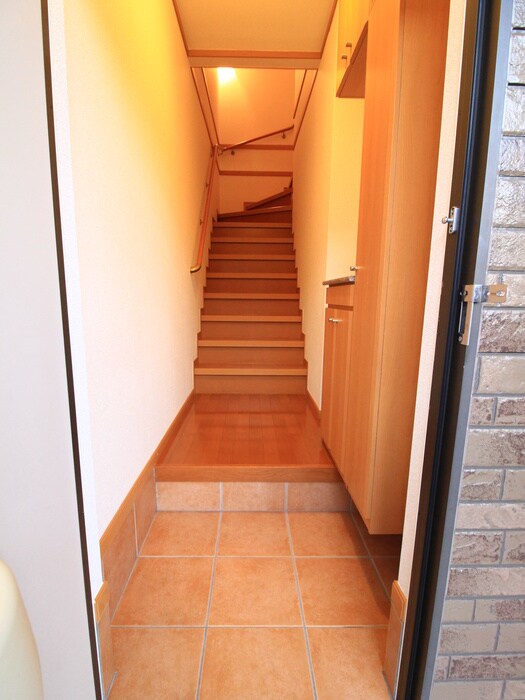 物件内観写真18　(玄関)