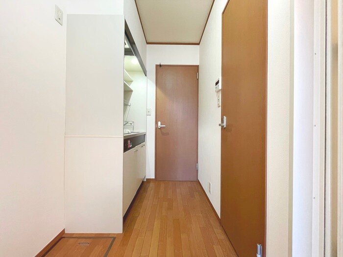 物件内観写真14　(廊下)