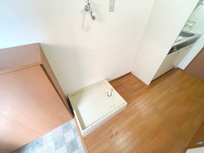 物件内観写真17　(洗濯機置場)