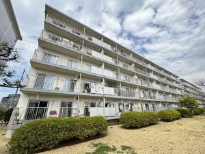 高洲三丁目住宅弐号棟（３０６）外観写真