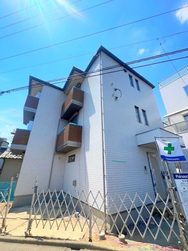 建築中