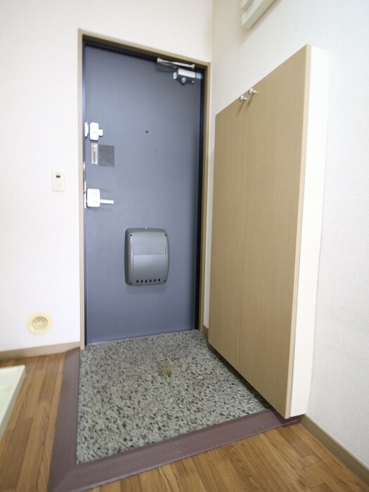 物件内観写真16　(玄関)