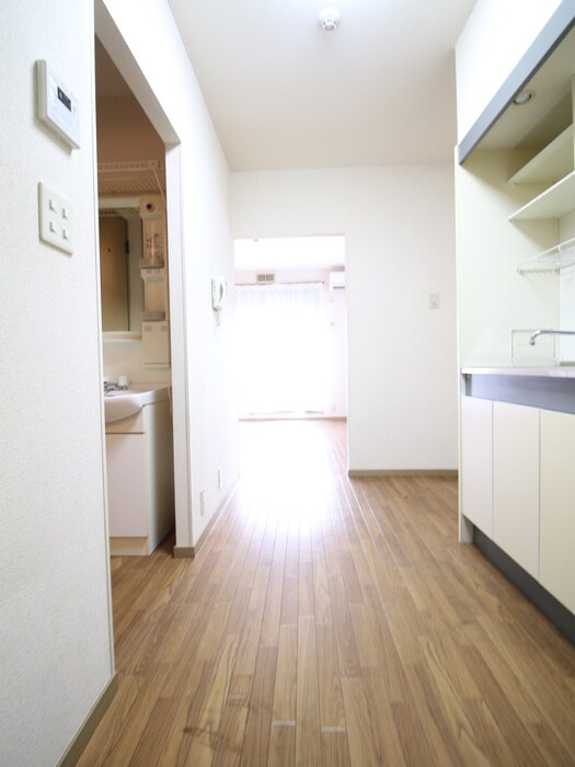 物件内観写真17　(廊下)