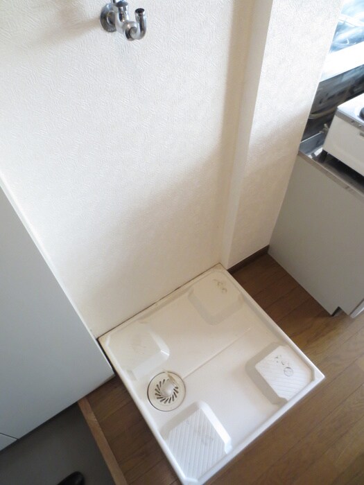 物件内観写真11　(洗濯機置場)