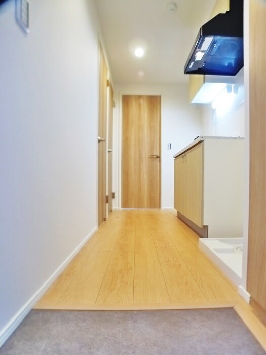 物件内観写真7　(玄関)