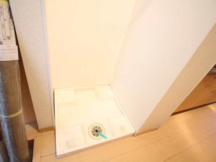 物件内観写真13　(洗濯機置場)