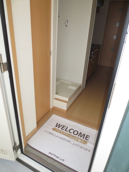 物件内観写真16　(玄関)