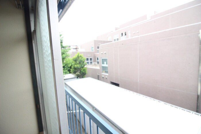 物件内観写真17　(室内からの展望)