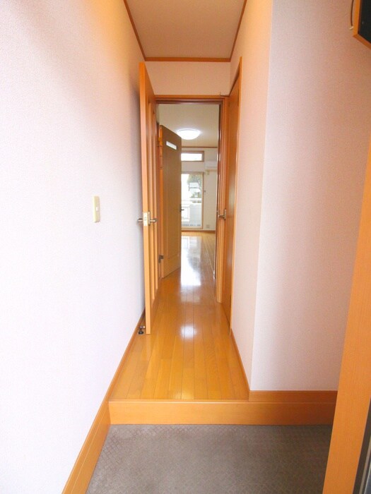 物件内観写真13　(玄関)