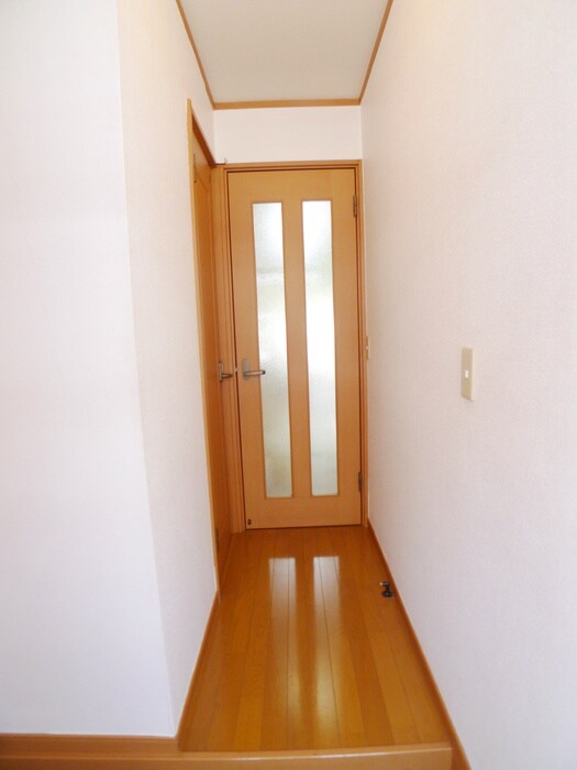 物件内観写真16　(廊下)