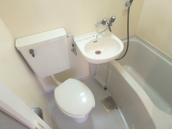 アフニイ駒込のバス