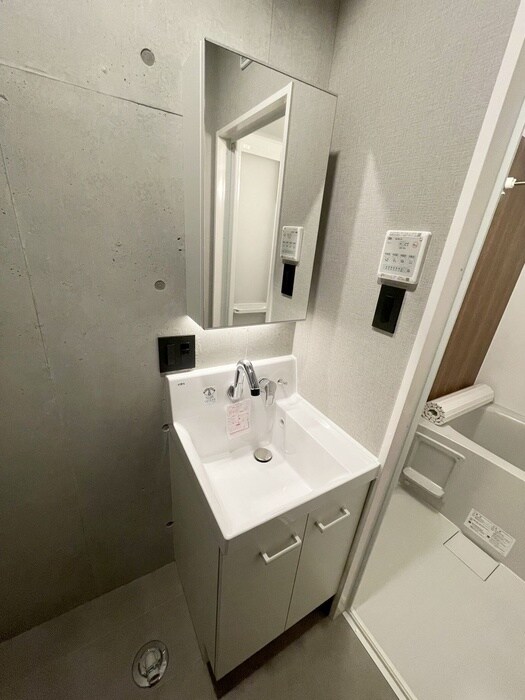 物件内観写真12　(洗面)