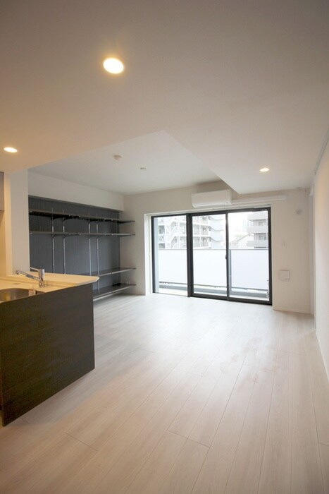 物件内観写真8　(室内からの展望)