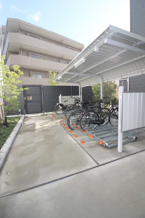 物件外観写真6　(駐輪場)