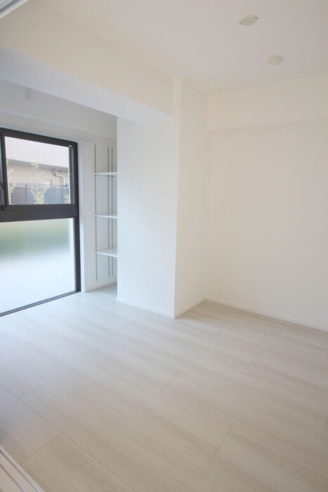 物件内観写真10　(室内からの展望)